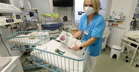 Budova nemocnice a neonatologické oddelenie
