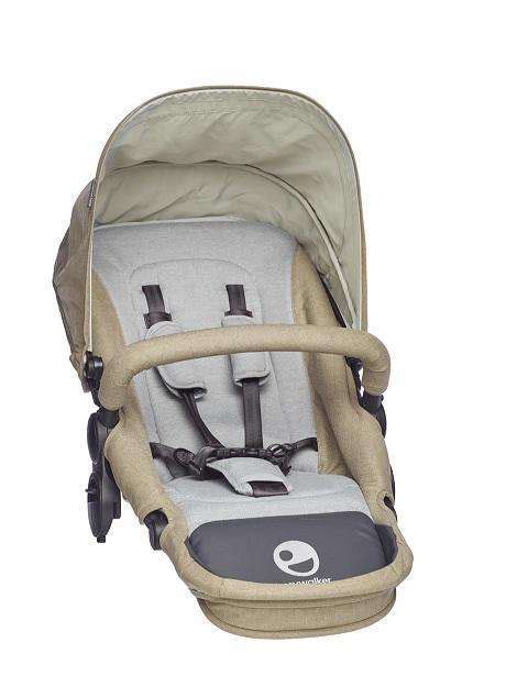 Športová časť Baby Merc otočená proti smeru jazdy