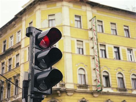 Dieťa plánuje úlohy pomocou obrázkov