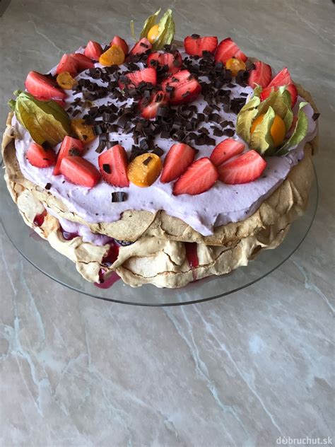 Farebná detská torta s ovocným krémom