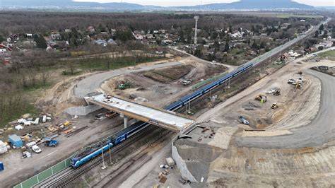 Železničná trať pri Devínskom jazere