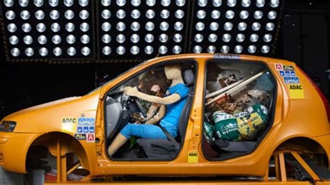 ADAC crash test detskej autosedačky