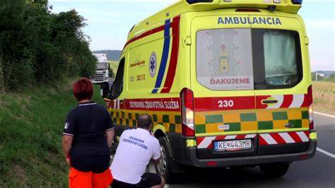 Hračkárske záchranárske vozidlo pri hre