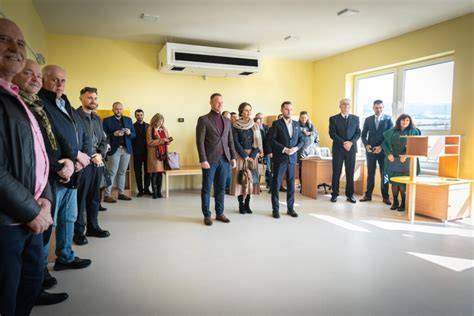 budova materskej školy Kráľovský Chlmec