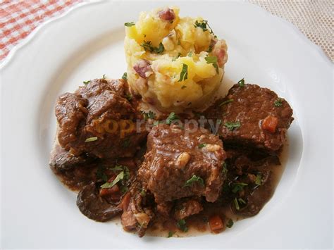 vyváranie menštruačného kalíška v hrnci